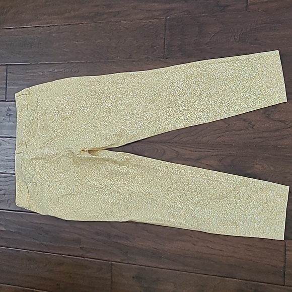 Old Navy Pixie Yellow & White Floral Ankle Pants size 8 - Picture 2 of 8
